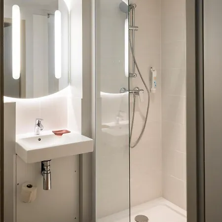 Отель Ibis Budget Салланш